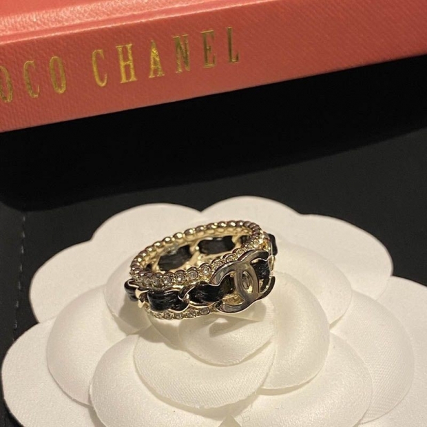 Free shipping Chanel leather bejeweled stone replica ring she62366