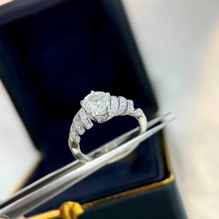 The rapidly growing popularity of the TORSADE DE CHAUMET ring is a fake shg20449