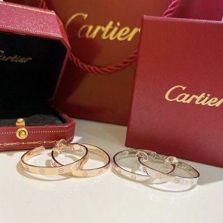 Perfect gift? Cartier LOVE earrings replica kak13800
