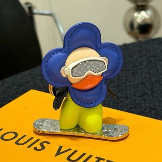 ClassicLouis Vuitton Replica Snowboard Vivienne Charm vuj26412