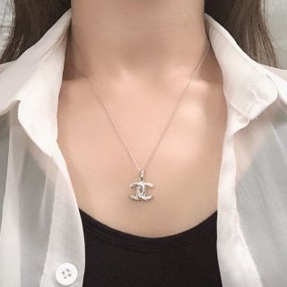Cute fake Chanel CC logo necklace/pendant silver shg58238