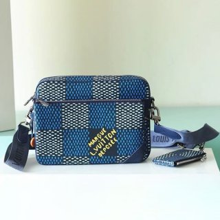 A niceLouis Vuitton replica Trio Messenger Damier bag N40694