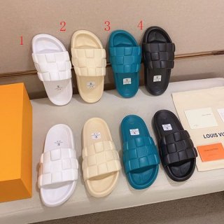 CuteLouis Vuitton Waterfront Replica Line Mules vuj41633