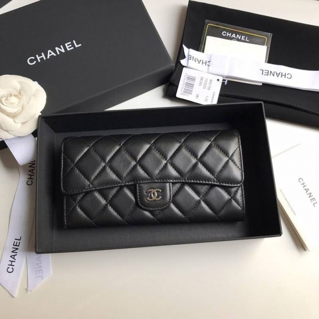 Rapidly growing in popularity! Chanel Bi-fold flap long wallet Matelasse A80758