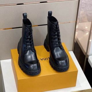★Safe shipping with trackingLouis Vuitton fake men's short boots vux47513