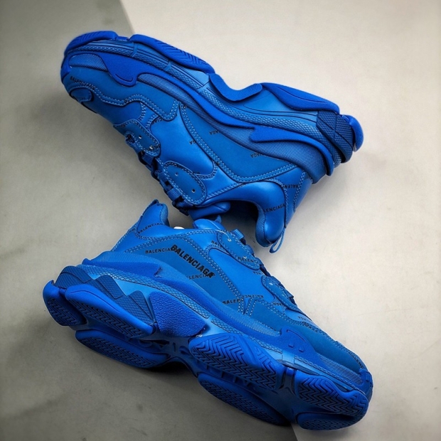 Balenciaga Triple S Sneakers BAZ98042