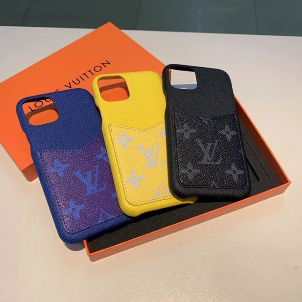 ClassicLouis Vuitton Bumper iPhone 13/12/11 Bumper Taiga Rama vut34705