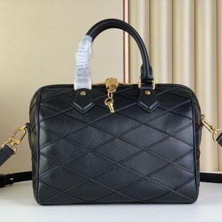 Love at first sight? FakeLouis Vuitton Speedy 25 quilted leather bag M24206