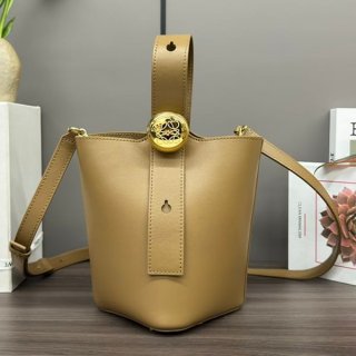 Popularity rising LOEWE Pebble Bucket Bag Mini Replica lot16325