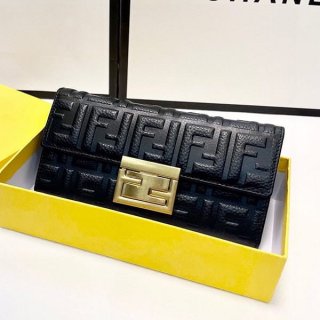 Battle for Fendi Baguette Continental Wallet Replica fei04019