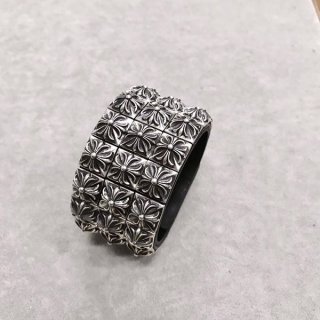 CHROME HEARTS Replica Pyramid Triple Row Bracelet Kul40832