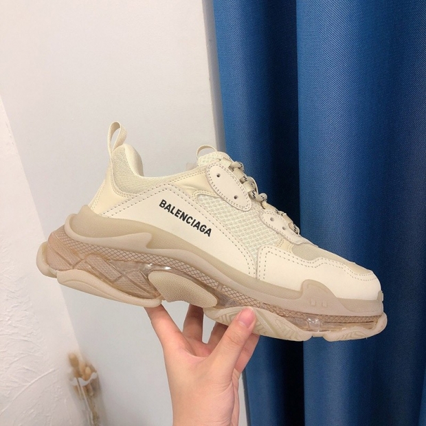 Tracked delivery Balenciaga sneakers replica Triple S fake clear sole 541624W09ON1047