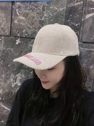 The hot topic! Balenciaga Corduroy Fake Lambswool Cap bah71385