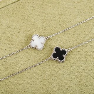 Van Cleef & Arpels bracelet replica, four-leaf clover pattern, two colors, val98555