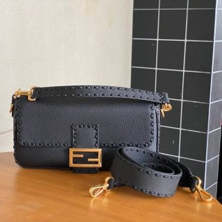Love at first sight? Fendi Baguette replica pink Selleria bag fet27775