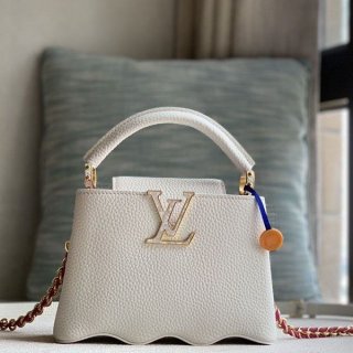 Louis Vuitton Capucines Replica MINI Handbag M22121