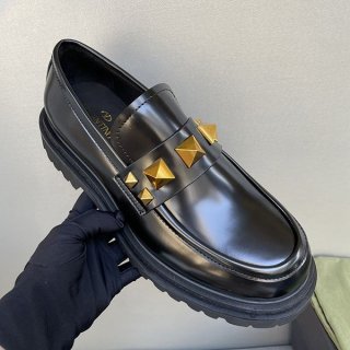 Valentino Stud Sign Loafers Vud58647