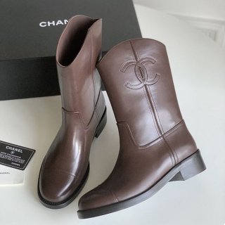 Very popular! Chanel Short Simple Zip Matelasse SHQ64599
