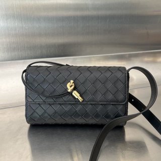 ☆Super popular☆Bottega Veneta Mini Andiamo Crossbody Bag Replica bor26592