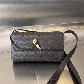 Bottega Veneta Replica Mini Andiamo Crossbody Bag boe31631