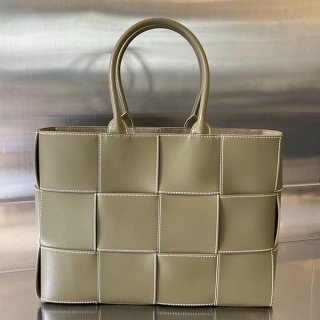Stylish? Bottega Veneta Leather Handbag Replica boo51039