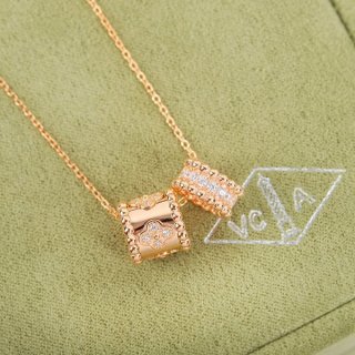 Van Cleef & Sew Perl Clover Necklace Replica vag05519