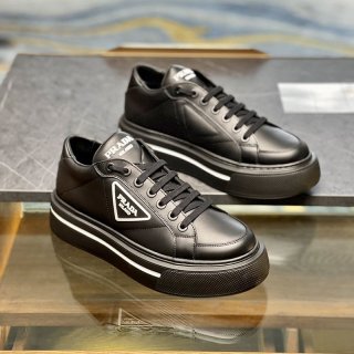 Rare color Prada leather sneakers replica puy19984