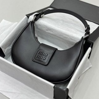 The hottest topic! Miu Miu Nappa Leather Shoulder Fake Shoulder Bag MYR05951