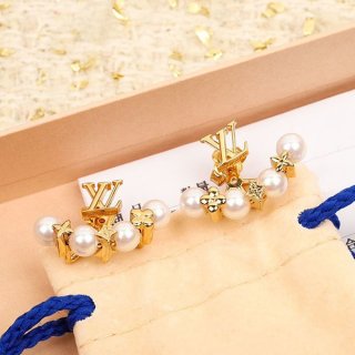Extremely popular and hard to find? Louis Vuitton Minigram Pearl Earrings Replica M01258
