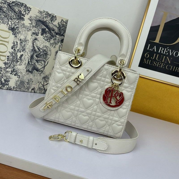 21aw new my ABC Dior Lady Dior bag fake lambskin m0538ongh_m030