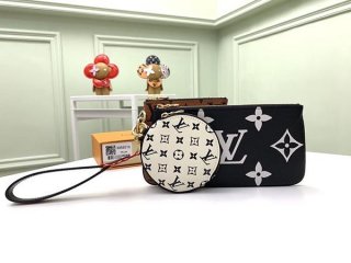 Louis Vuitton Wallet Replica Pochette Trio Crafty Monogram M69516