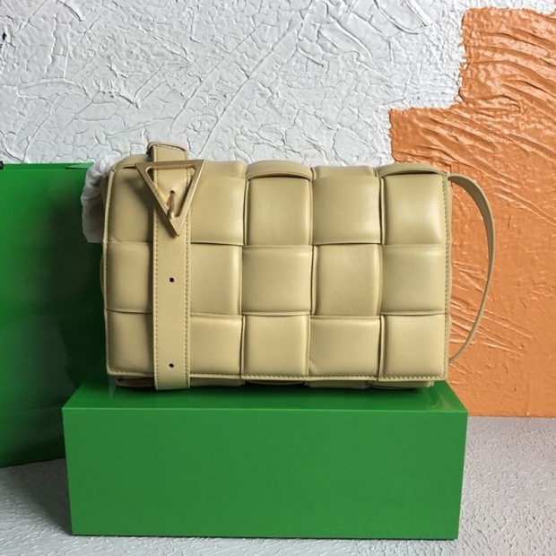 Best Price Challenge: Fake Bottega Veneta Padded Cassette Shoulder Bag Cinnabar 591970VCQR19782