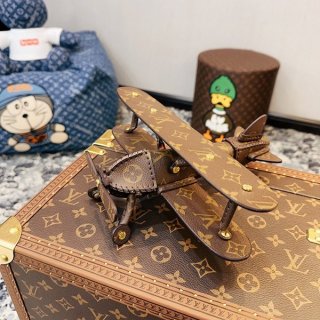 Louis Vuitton Monogram Airplane Replica Ornament vuy69153