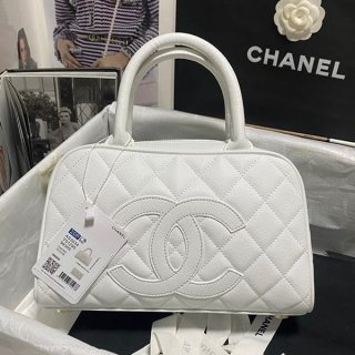 I definitely want it! Chanel replica caviar skin mini Boston bag shm26756