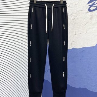 Moncler sweatpants with logo patch moc90180