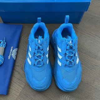 Popular all over the world? Balenciaga Adidas collaboration fake Triple S sneakers baz25028
