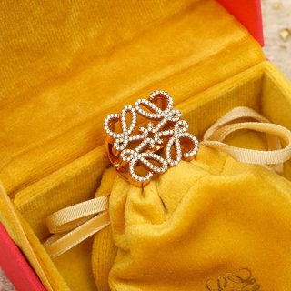 ★New item★【Loewe replica】Anagram ring☆Cute crystal J821305X08