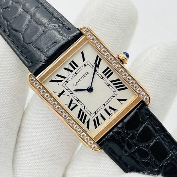 Eye-catching color Cartier Tank Solo replica kal20280