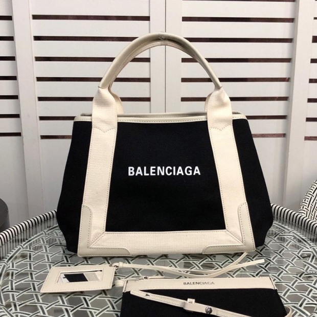 ★Tax/Shipping included★Balenciaga Navy Cabas S Tote Black x Beige bak88078