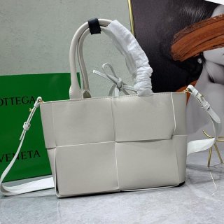 Love at first sight? Bottega Veneta Zaarco Tote 2way White Replica boh17076