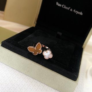 Van Cleef & Arpels Entree Les Doors Ring Lucky Alhan VCARN05800, popular all over the world