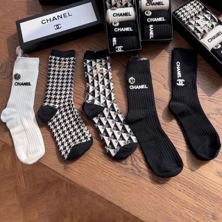 Secured 5 pairs of fake Chanel socks in box SHV29600