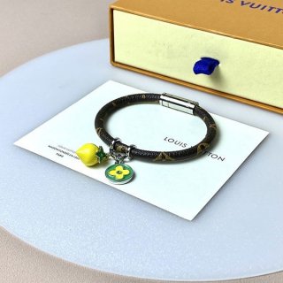New and ultra-limited Louis Vuitton bracelet Monogram replica vuy43842