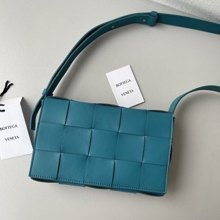Spring new arrival Bottega Veneta Cassette Crossbody Bag Replica 578004