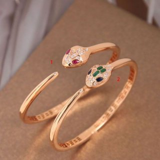 A nice replica Bulgari Serpenti bracelet Bun55241