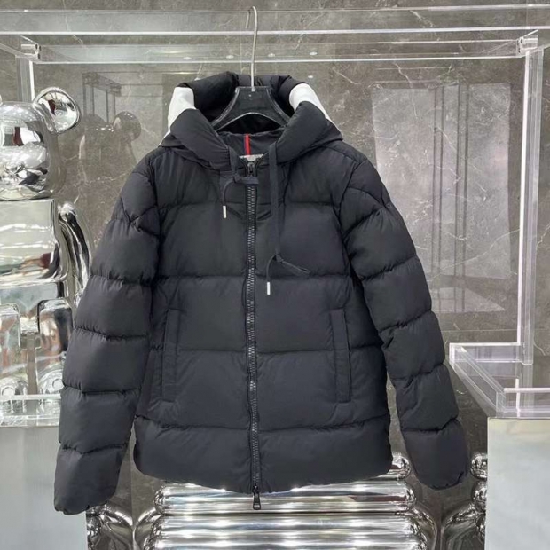 Classic Moncler short down jacket replica moh73309