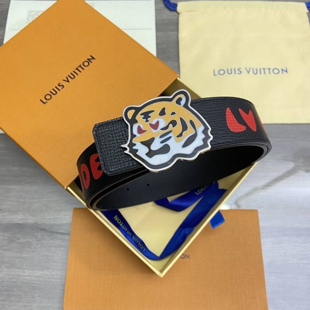 New Spring Louis Vuitton Santur LV Tiger Replica 40MM Reversible 2-Color Belt vub24953