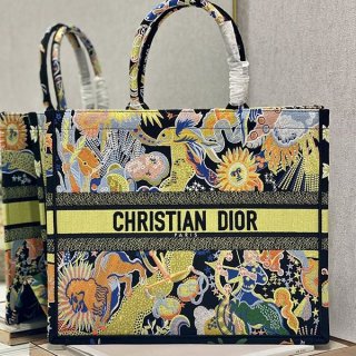 I definitely want it! Dior Book Tote Bag Replica deg85772