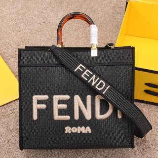 Love at first sight? Fendi Sunshine replica medium cotton crochet shopper few56688