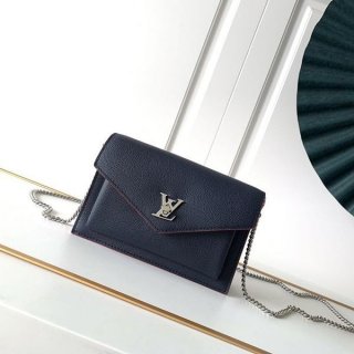 Louis Vuitton Pochette Replica Lock Me Chain Bag M63471